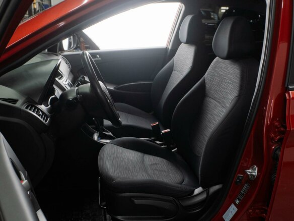 2016 Hyundai Solaris I Рестайлинг, красный, 1270000 рублей - вид 9