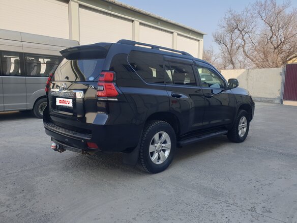 2018 Toyota Land Cruiser Prado 150 Series Рестайлинг 2, чёрный, 4150000 рублей - вид 3
