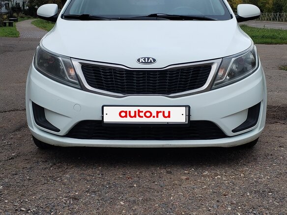 2013 Kia Rio III, белый, 730000 рублей - вид 1