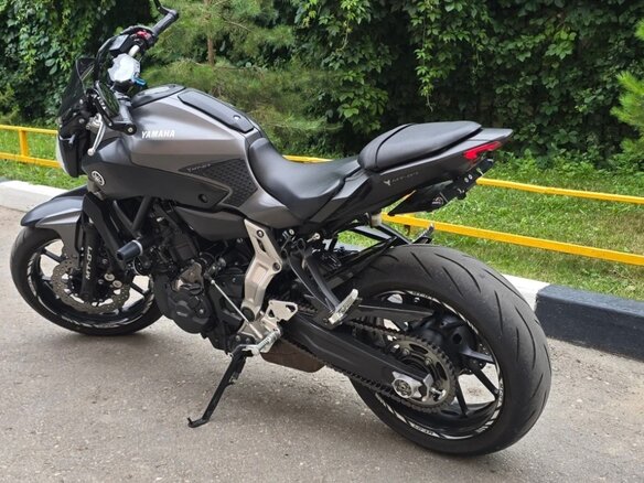 2015 Yamaha MT-07 (FZ-07), серый, 630000 рублей