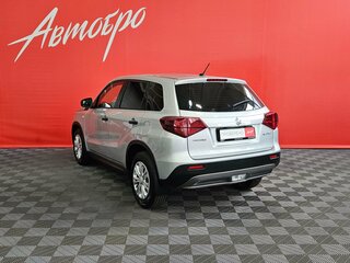 2021 Suzuki Vitara II Рестайлинг, серебристый, 1769000 рублей, вид 3