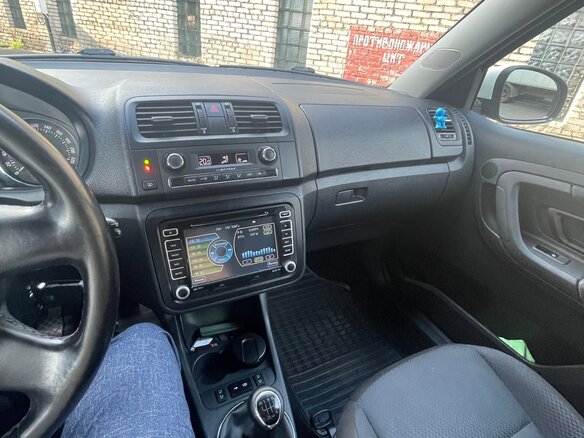 2010 Skoda Fabia II Рестайлинг, синий, 540000 рублей - вид 8