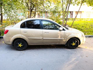 2010 Kia Rio II Рестайлинг, бежевый, 470000 рублей, вид 4