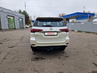 2022 Toyota Fortuner II Рестайлинг, белый, 5000000 рублей, вид 2