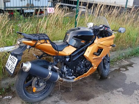 2014 Hyosung Comet GT650, золотистый, 270000 рублей, вид 3