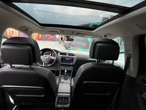 2017 Volkswagen Tiguan II, чёрный, 3440000 рублей - вид 25