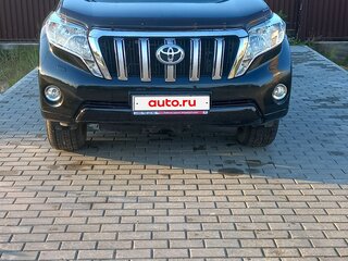 2014 Toyota Land Cruiser Prado 4-speed 150 Series Рестайлинг 1, чёрный, 3200000 рублей, вид 3