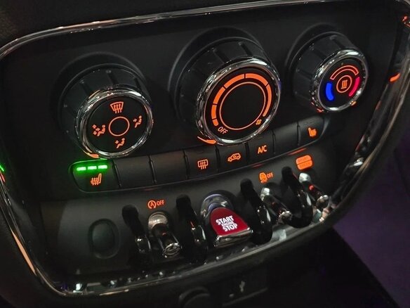 2022 Mini Clubman Cooper D II Рестайлинг, серый, 2240000 рублей - вид 9