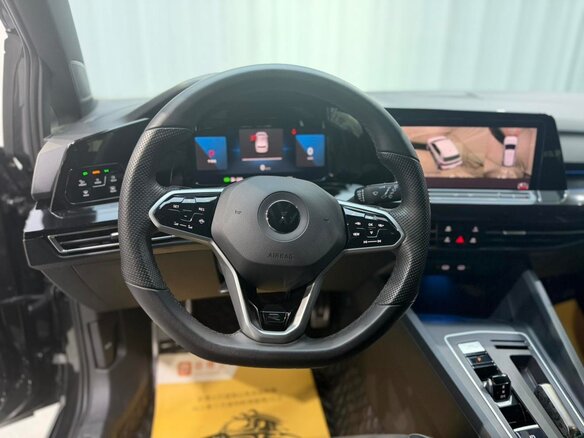 2023 Volkswagen Golf VIII, чёрный, 1650000 рублей - вид 9