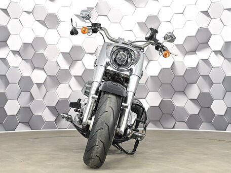 2018 Harley-Davidson Fat Boy, чёрный, 1779000 рублей, вид 5