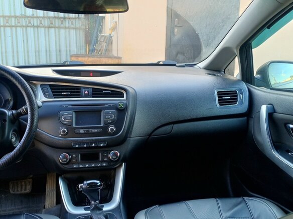 2018 Kia Ceed II Рестайлинг, чёрный, 1250000 рублей - вид 5