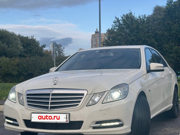 2011 Mercedes-Benz E-Класс 200 7G-Tronic IV (W212, S212, C207), белый, 1550000 рублей - вид 2