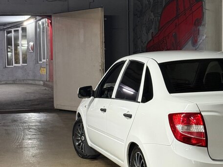 2013 Lada (ВАЗ) Granta I, белый, 550000 рублей, вид 3