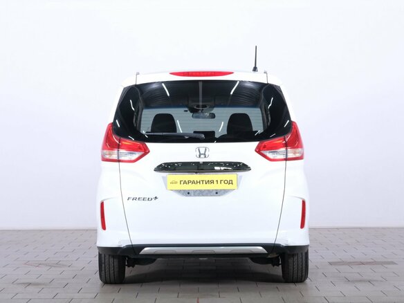 2021 Honda Freed II Рестайлинг, белый, 2099000 рублей - вид 4