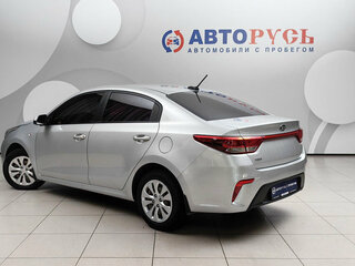 2017 Kia Rio IV, серебристый, 1099000 рублей, вид 2