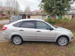 2014 Lada (ВАЗ) Granta I, серебристый, 330000 рублей, вид 2