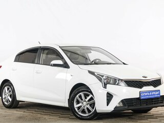 2021 Kia Rio IV Рестайлинг, белый, 1599000 рублей, вид 1