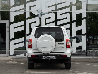 2016 Chevrolet Niva I Рестайлинг, белый, 785000 рублей, вид 4