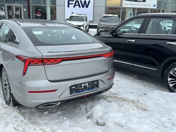 2023 FAW Bestune B70 I, серебристый, 1590000 рублей - вид 2