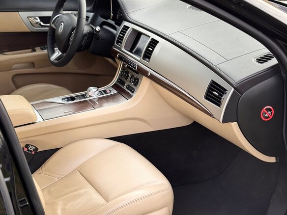 2013 Jaguar XF I Рестайлинг, чёрный, 1400000 рублей - вид 8