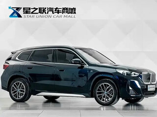 2024 BMW iX1 eDrive 25L, чёрный, 3670110 рублей, вид 4