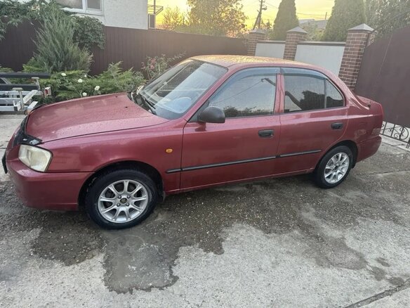 2005 Hyundai Accent ТагАЗ II, красный, 300000 рублей - вид 8