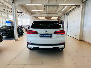 2018 BMW X5 30d IV (G05/G18), белый, 6599900 рублей, вид 5