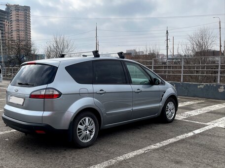 2008 Ford S-MAX I, серебристый, 920000 рублей, вид 3