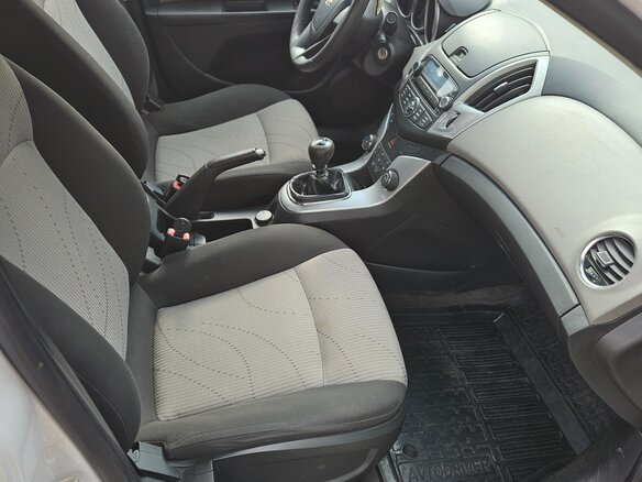 2013 Chevrolet Cruze I Рестайлинг, белый, 820000 рублей - вид 8