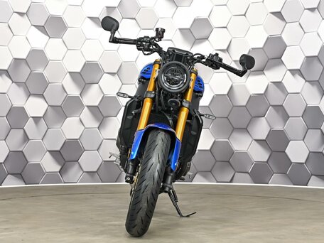 2023 Yamaha XSR900, синий, 1147000 рублей, вид 5