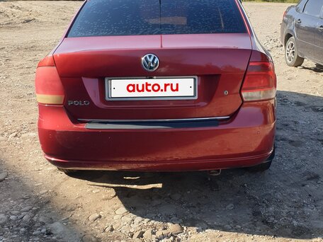 2011 Volkswagen Polo V, красный, 630000 рублей, вид 3