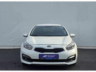 2017 Kia Ceed II Рестайлинг, белый, 1440000 рублей, вид 3