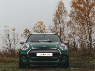 2021 Mini Hatch Cooper III (F55/F56) Рестайлинг, белый, 2500000 рублей, вид 1
