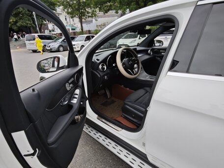 2020 Mercedes-Benz GLC 300 I (X253) Рестайлинг, белый, 4600000 рублей, вид 5