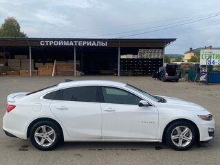 2022 Chevrolet Malibu IX Рестайлинг, белый, 1650000 рублей, вид 4