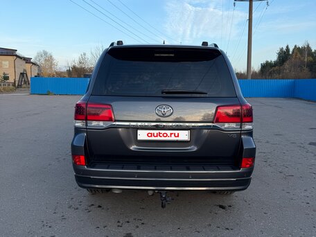 2016 Toyota Land Cruiser 200 Series Рестайлинг 2, серый, 5100000 рублей, вид 5