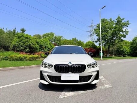 2022 BMW 1 серии 120i III (F52) Рестайлинг, белый, 1750000 рублей, вид 2