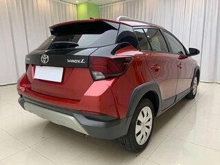 2022 Toyota Yaris L X XP150 Рестайлинг, красный, 925000 рублей, вид 4
