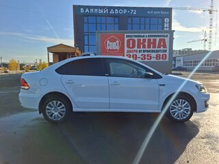 2017 Volkswagen Polo V Рестайлинг, белый, 1050000 рублей, вид 2