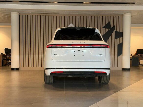 2026 Aito M7 53.4 kWh II, белый, 8750000 рублей - вид 10