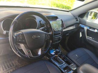 2017 Kia Sorento II Рестайлинг, белый, 1900000 рублей, вид 3
