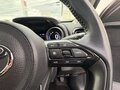 2023 Toyota Yaris IV, красный, 1540016 рублей - вид 2