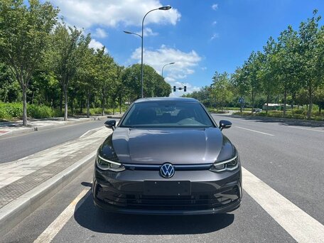 2022 Volkswagen Golf VIII, серый, 2250000 рублей, вид 2