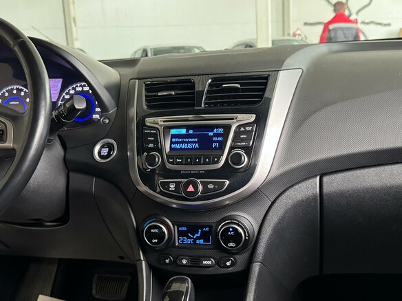2015 Hyundai Solaris I Рестайлинг, белый - вид 12