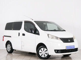 Mitsubishi Delica V