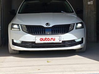2019 Skoda Octavia III (A7) Рестайлинг, белый, 2070000 рублей, вид 3