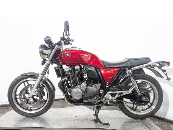 2010 Honda CB 1100, красный, 525000 рублей - вид 2