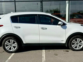 2017 Kia Sportage IV, белый, 1955000 рублей, вид 5
