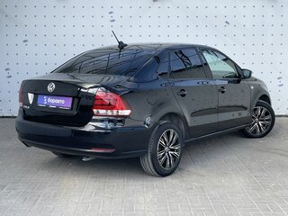 2018 Volkswagen Polo V Рестайлинг, чёрный, 1060000 рублей, вид 4