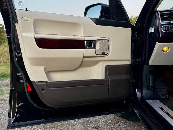 2011 Land Rover Range Rover III Рестайлинг 2, коричневый, 1830000 рублей - вид 21